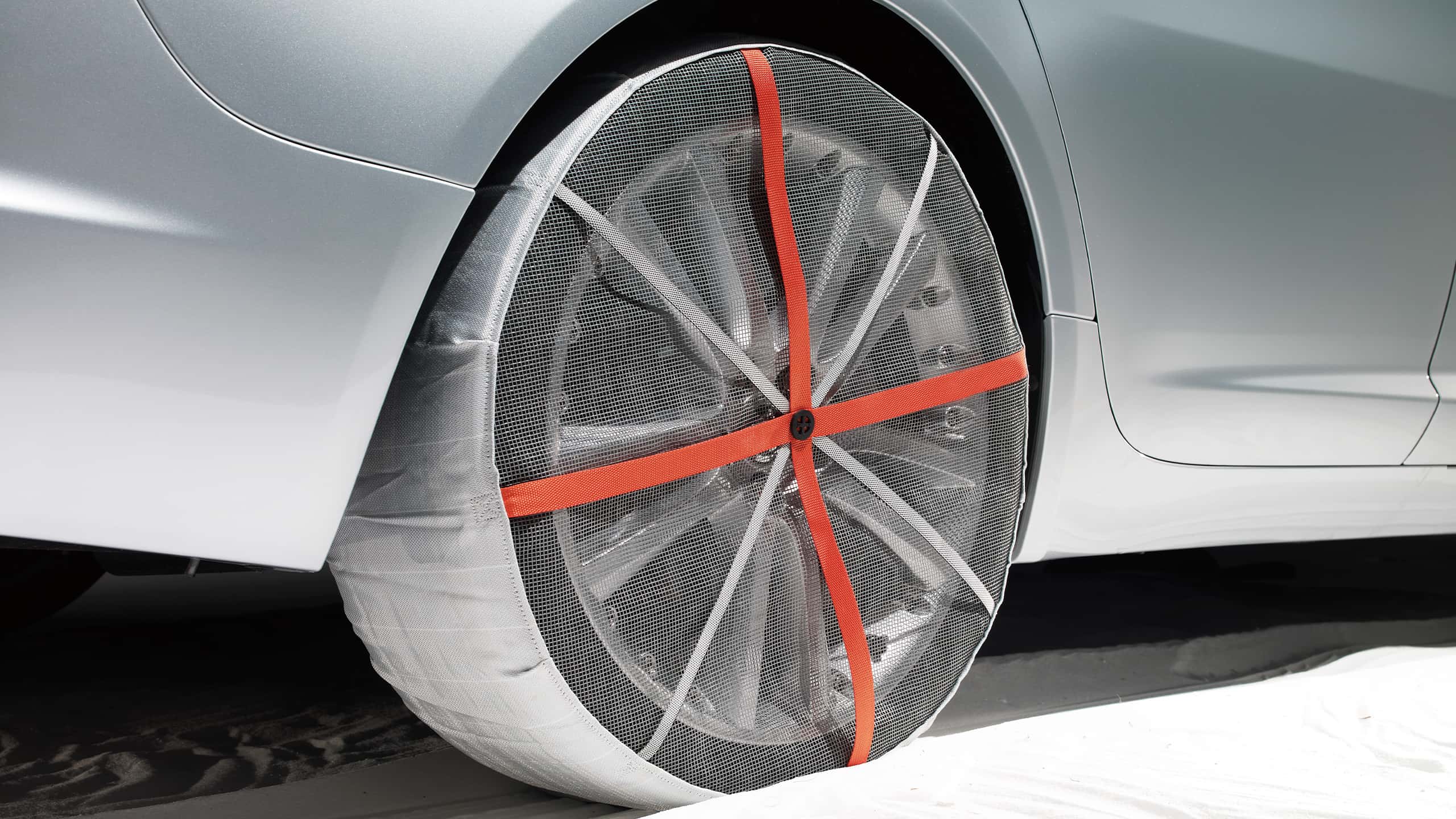 Jaguar XK traction cover wheel accessories