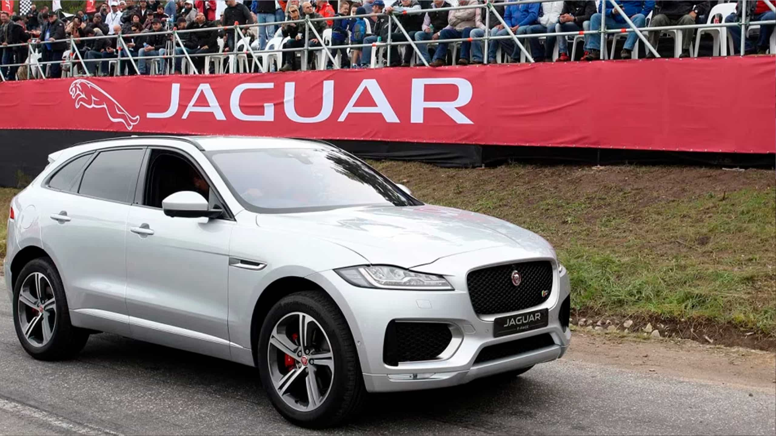 Jaguar F-Pace in rally 