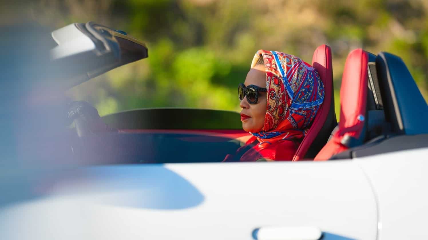 Bouwer Carol driving white JAGUAR